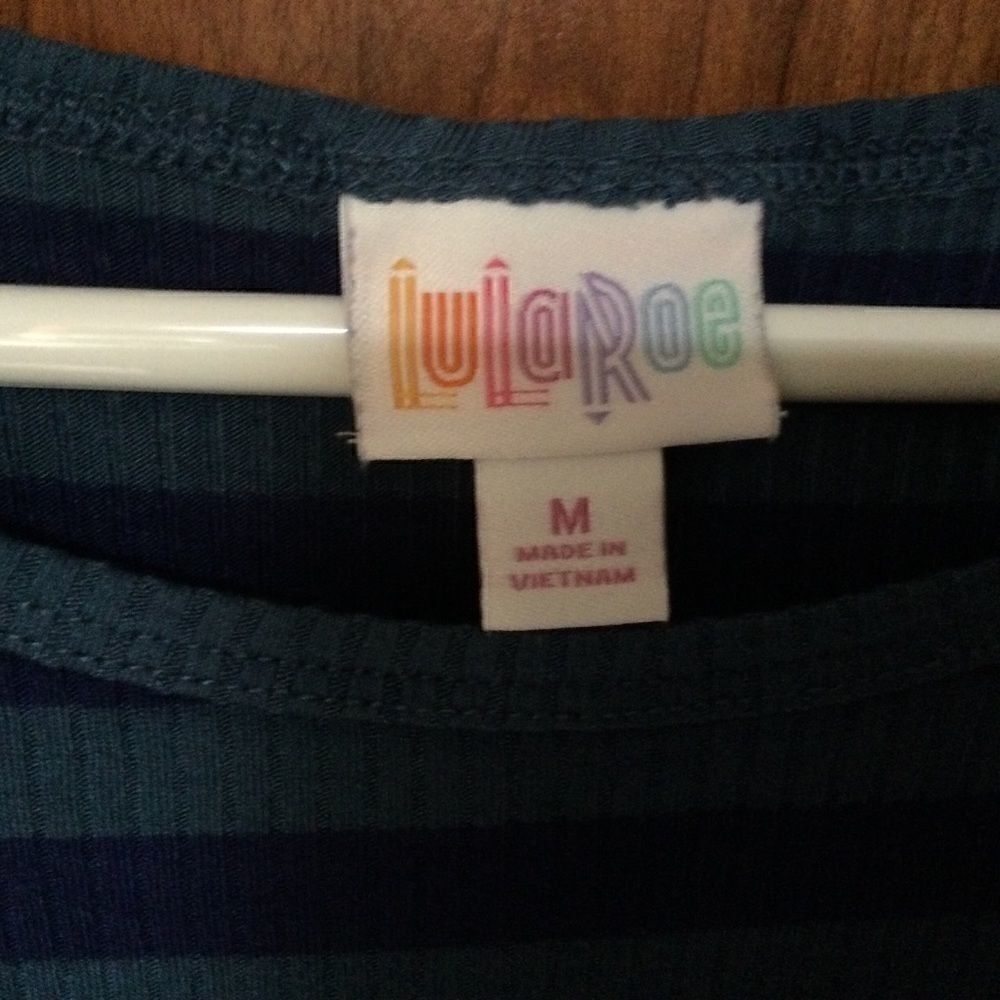 NWOT. LuLaRoe Brand S/S Shirt Womens M Blue Stripe - Picture 8 of 8